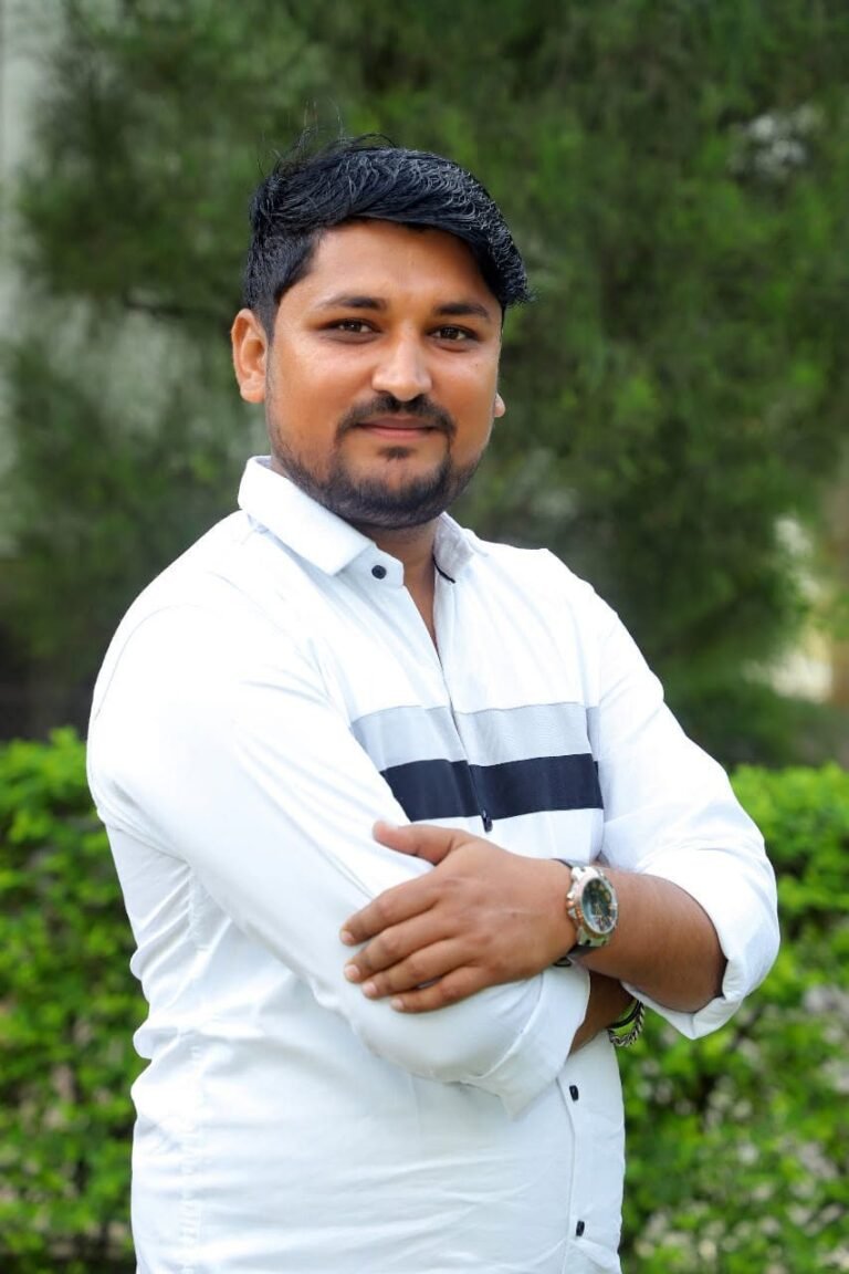 Hiren Chovatiya, founder and editor of macmenu.us